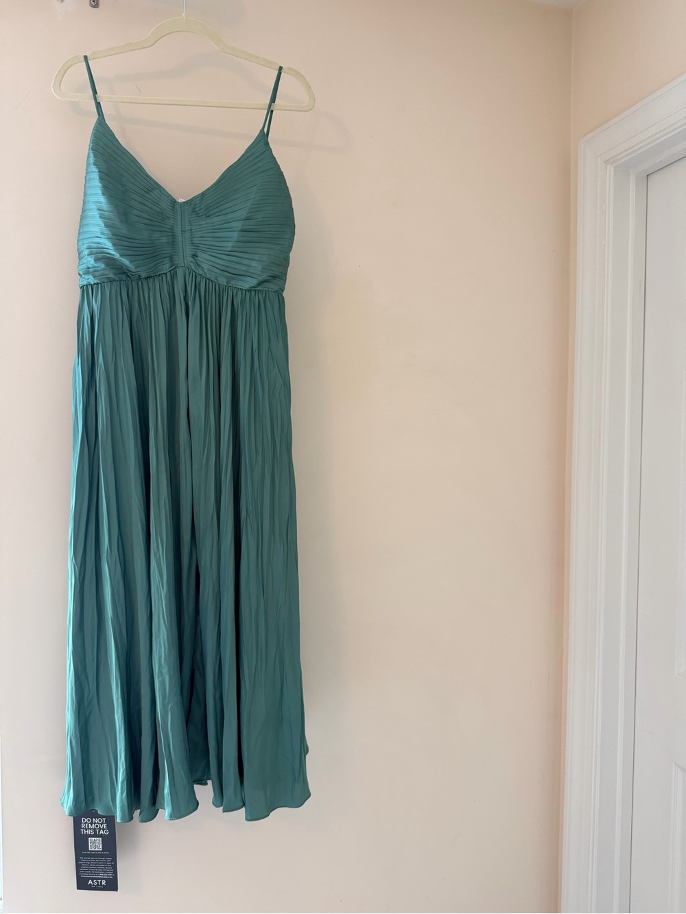 ASTR the Label - Teal Green Pleated Midi Dress - Picture 3 of 5